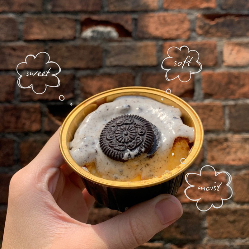 

Burnt Cheesecake with Topping Cookies & Cream | Premium Creamy Dessert Cup Mini