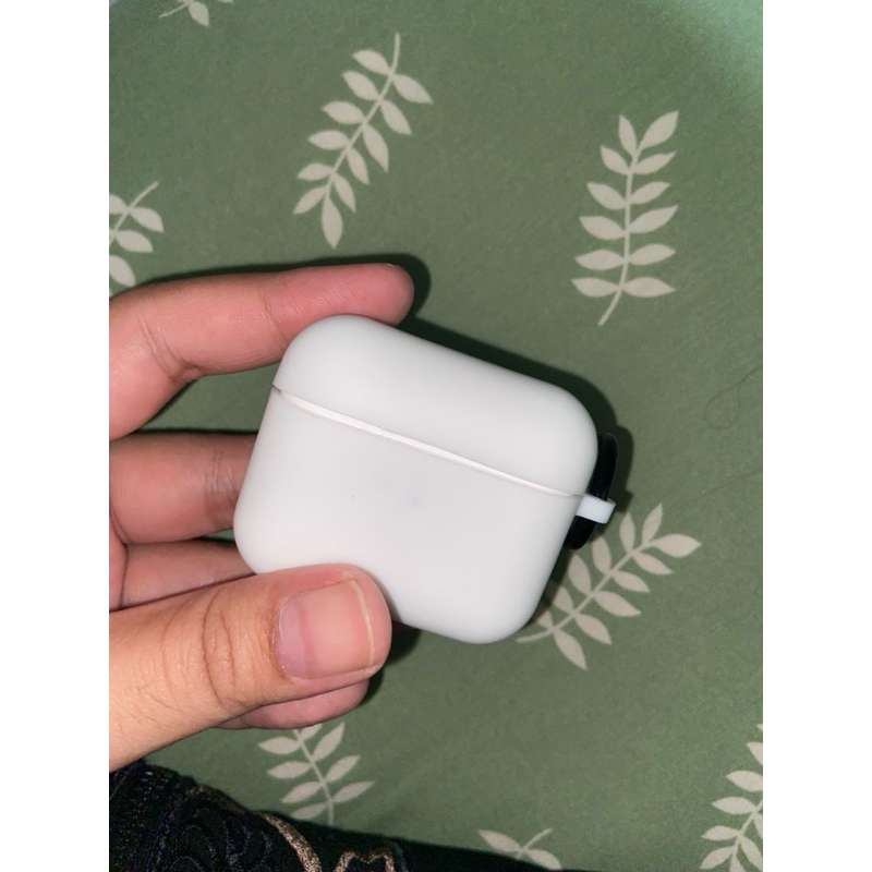 Preloved Mirror Space Airpods Gen 3