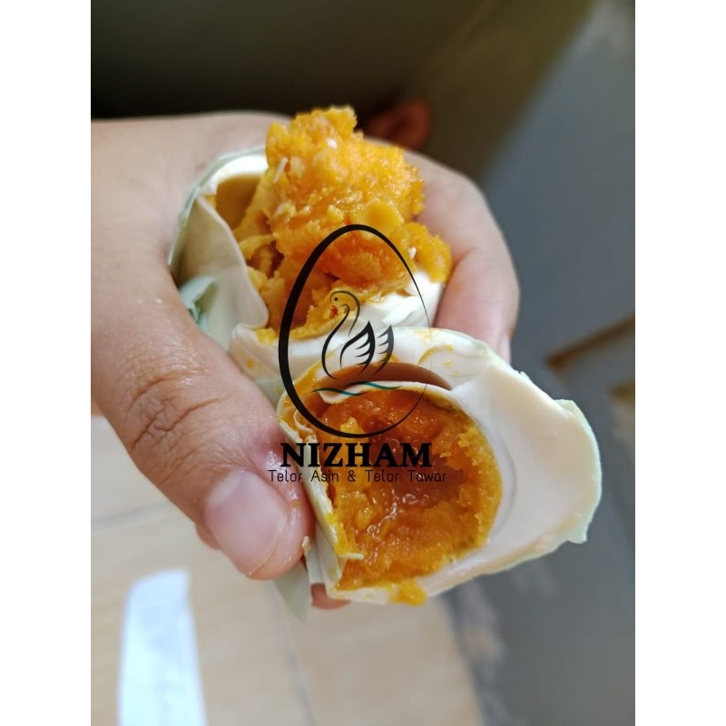 

Telor Asin ukuran sedang isi 10butir masir dan berminyak fress