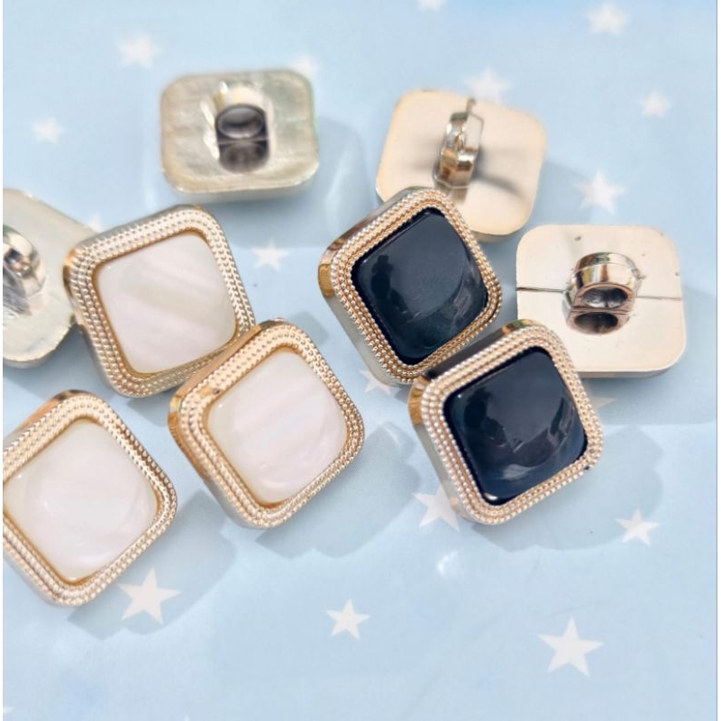 144 PCS KANCING MUTIARA KOTAK TIMBUL PERSEGI HITAM/PUTIH 15 MM
