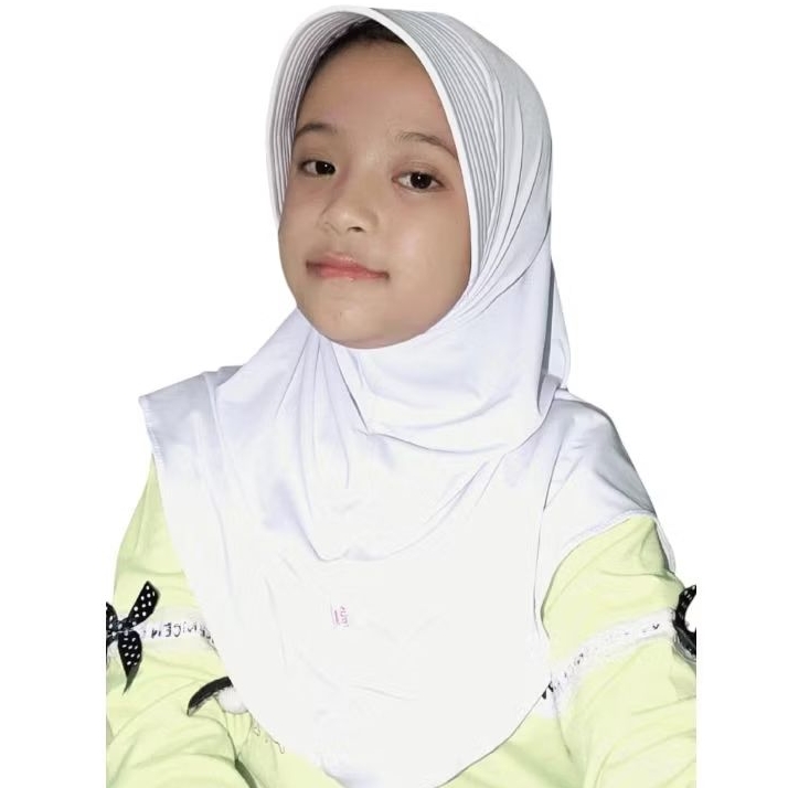 

Bergo Anak Jersey Spandex / Hijab Anak Sekolah / Kerudung Anak