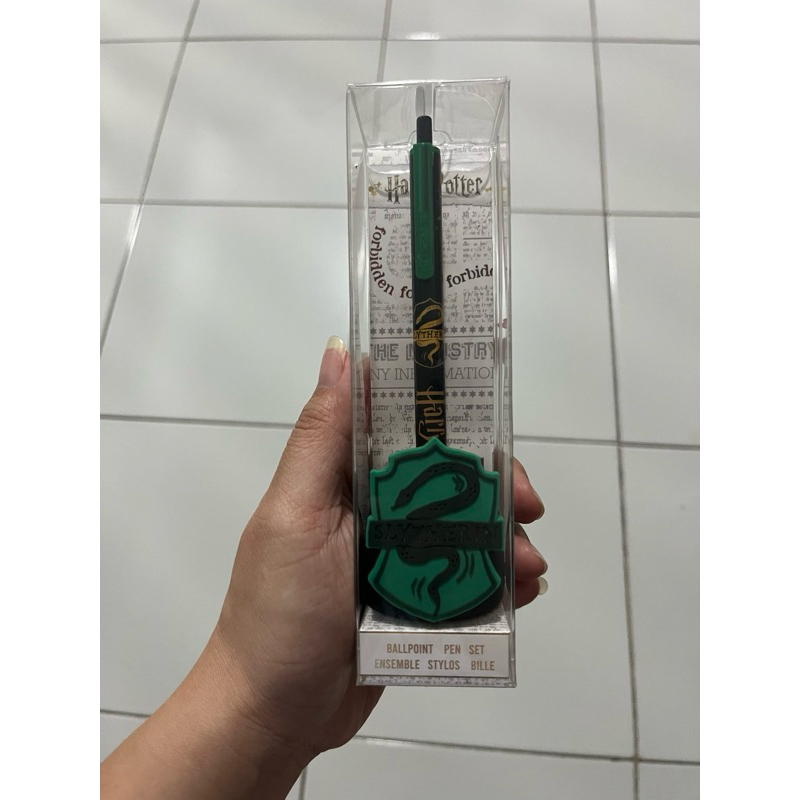 

MINISO X HARRY POTTER JUAL SESUAI HRG STORE BALLPOINT PEN SET IJO SLYTHERIN