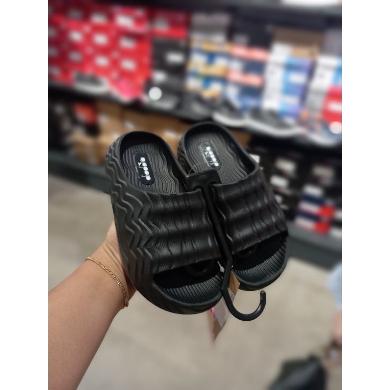 DIADORA SANDAL.ANAK.139.900