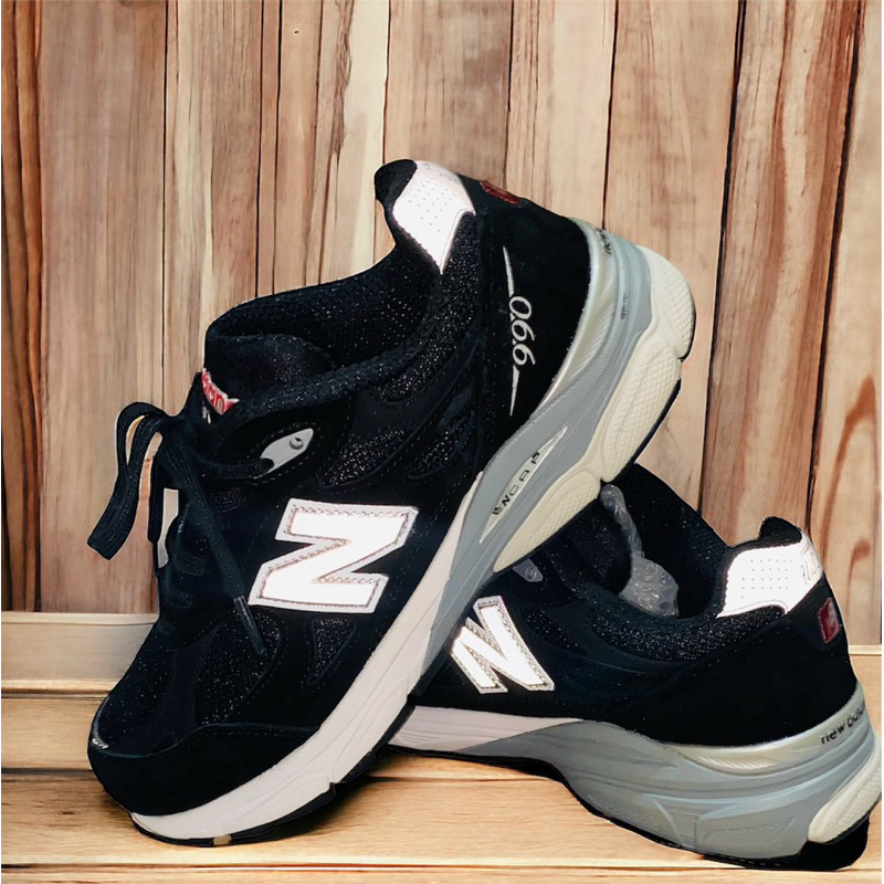 sepatu NB usa 990 v3 second size 41,5 26cm