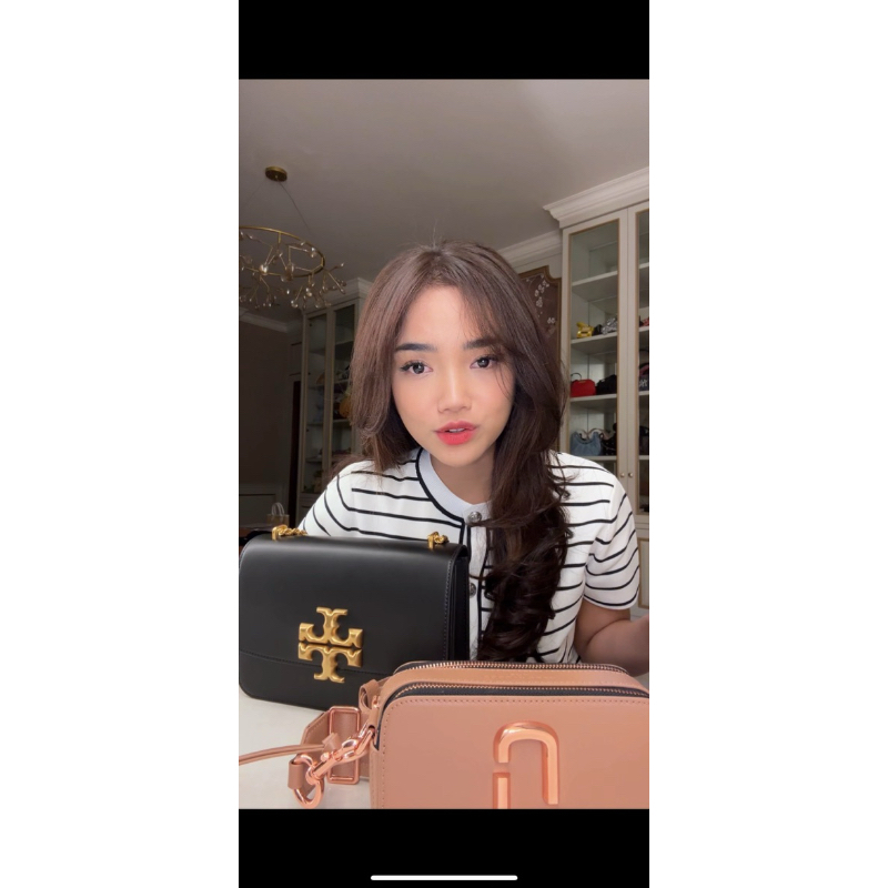 tas endorse ka fuji : tb eleanor dan snapshot