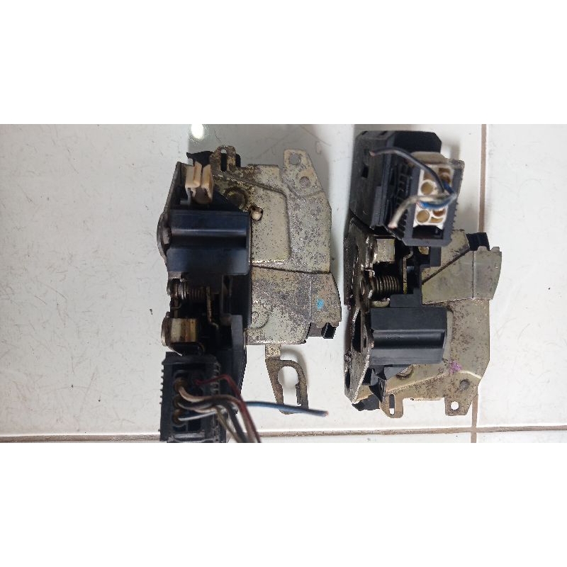 Part BMW E36 Door Lock