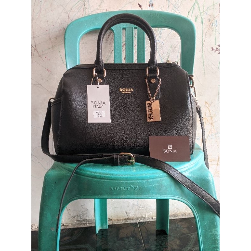 preloved tas bonia / pl tas hitam bonia / trifht bonia tas selempang / second tas top handle bag/ be