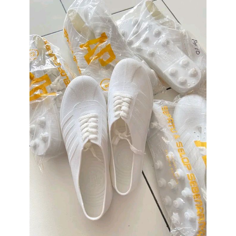 Sepatu AP pull // Sepatu sawah // Sepatu putih