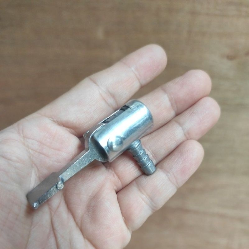 kepala pengisian angin sepeda , motor, bola, dll