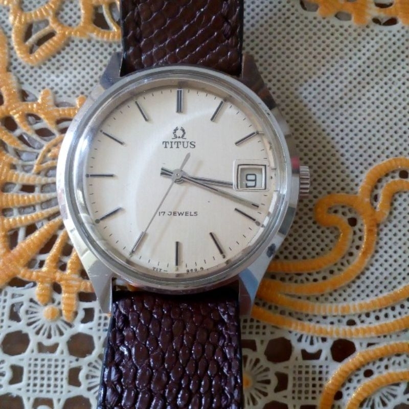 Jam tangan Titus manual winding jam vintage jam kuno jam bekas.