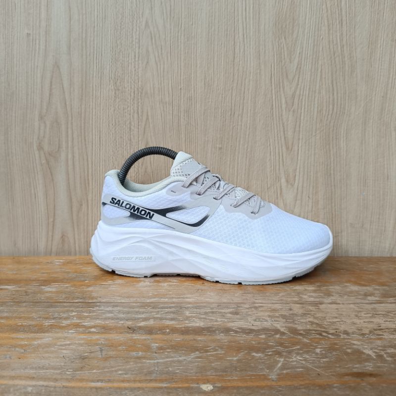 Sepatu Salomon Aero Glide Running