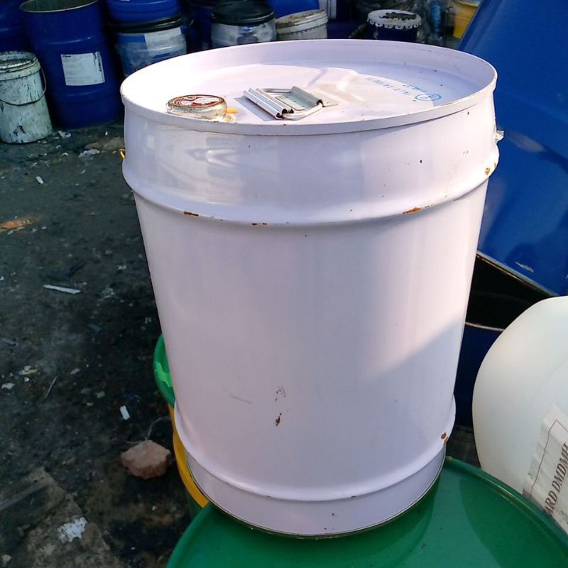 jerigen besi / tong/galon drum besi mini kap 20 L bekas