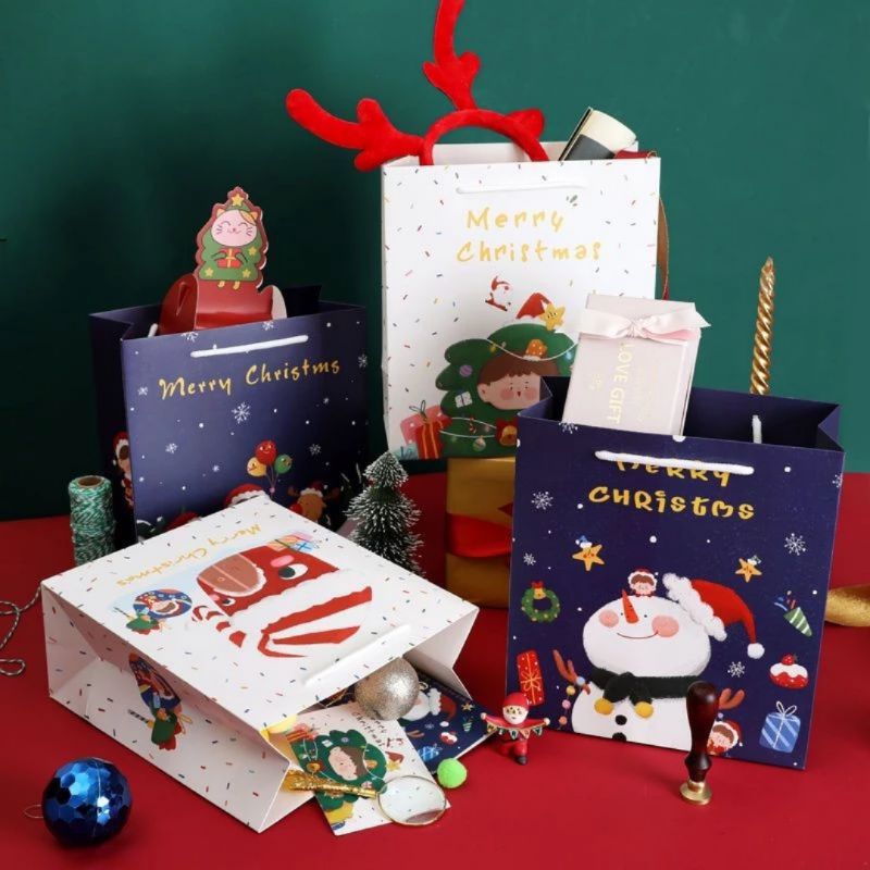 

PAPER BAG HADIAH CHRISTMAS TERBARU 2024 / TAS HADIAH NATAL LUCU 22x10x25CM PB-N14