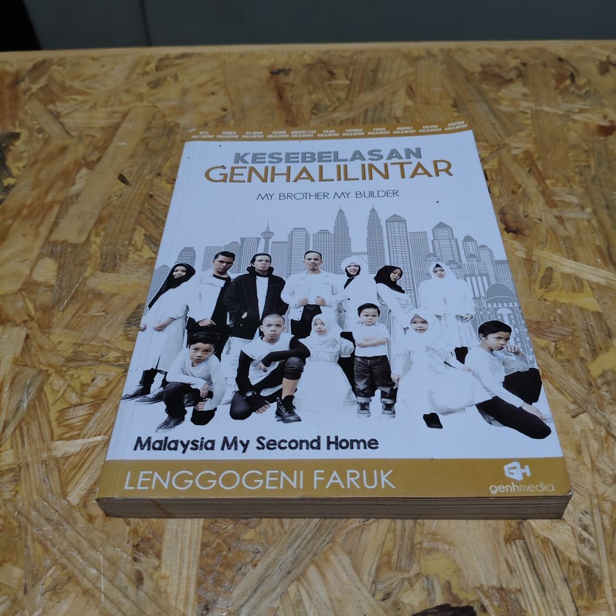 Buku Kesebelasan Gen Halilintar My Brother My Builder