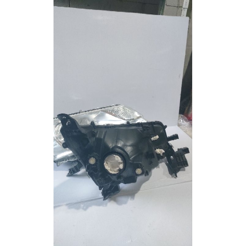 Headlamp toyota hiace premio