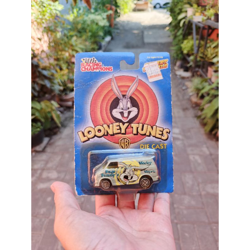Diecast Racing Champions LOONEY TUNES 2000 Street Wheels Bugs Bunny 1975 Chevy Van Rare VHTF