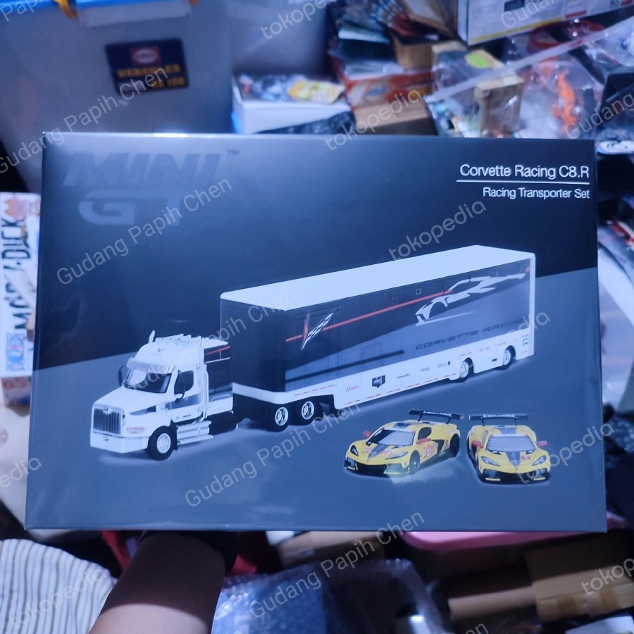 Mini GT Corvette Racing C8.R Racing Transporter Set