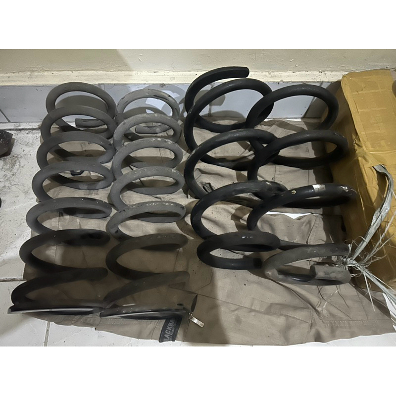 Per Belakang Innova 2008-2015.