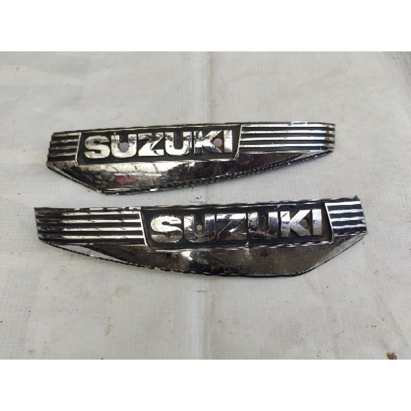 emblem tengki suzuki rc 100