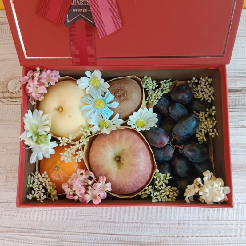 

Amanta Segar Bogor | Parcel Box Parsel Buah Segar Bogor Parcel Parsel Untuk Jenguk Orang Sakit Parcel Buah Hantaran Lamaran Hajatan Seserahan Parcel Buah Mini Murah Bisa Dikirim di hari yang sama Lengkap Dengan Pita dan Kartu Ucapan Bebas Pilih Buah