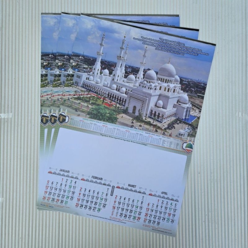 

kalender tahun 2025 Ao 239 Masjid indonesia 3 lembar 4 bulanan ukuran 38x54 cm(terima castume cetak merek)