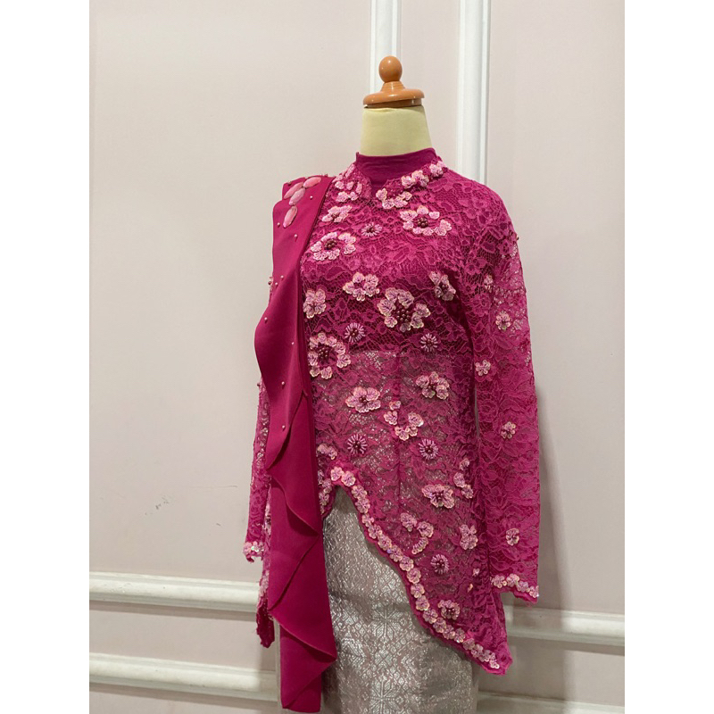 SEWA KEBAYA WISUDA LAMARAN