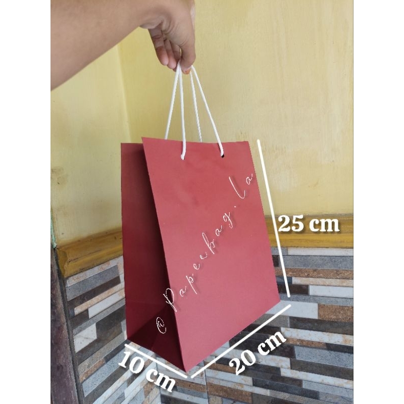 

Paperbag Merah Doff 20 x 25 cm / Hampers Aestetic