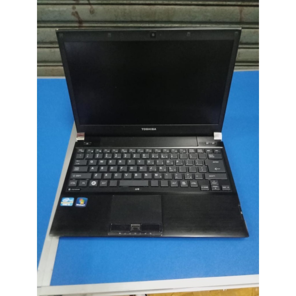 Toshiba R830 R732.. core i7 gen 3. HDD 320 camera wifi slim mulus