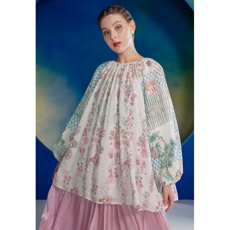 Benang Jarum-Coral Dreams Raglan Blouse-Jellyfish