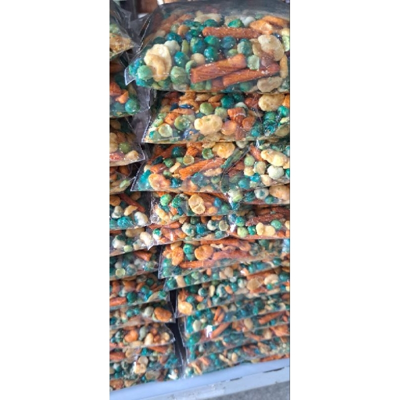 

kacang campur 250 gr