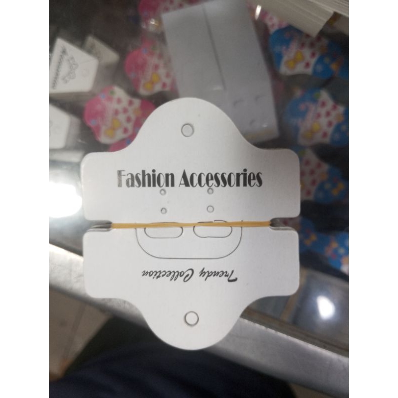

Lebel kertas asesoris kalung