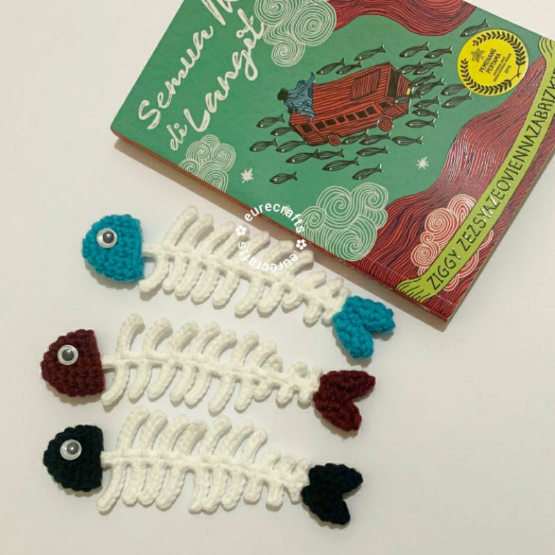 

Fish Bone Bookmark Crochet - Pembatas Buku Rajut Tulang Ikan