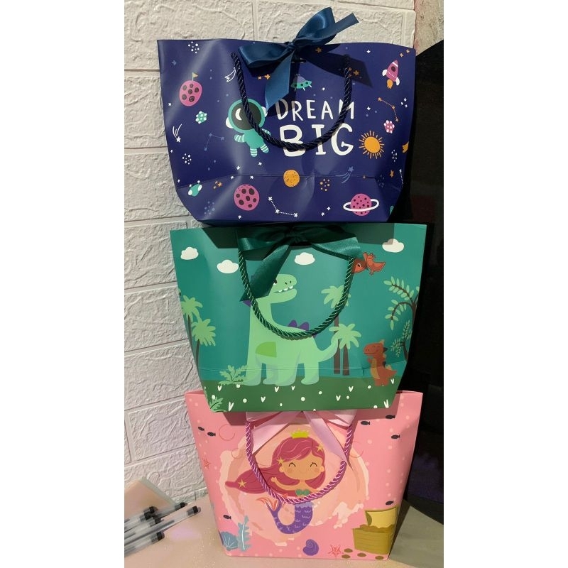

Paperbag pesta ulang tahun
