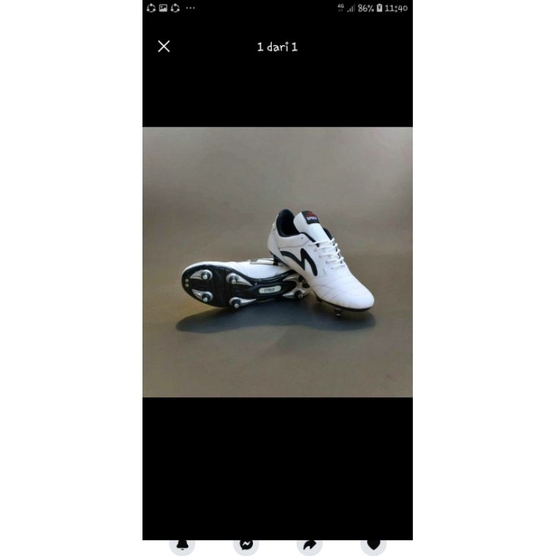 sepatu bola pull besi