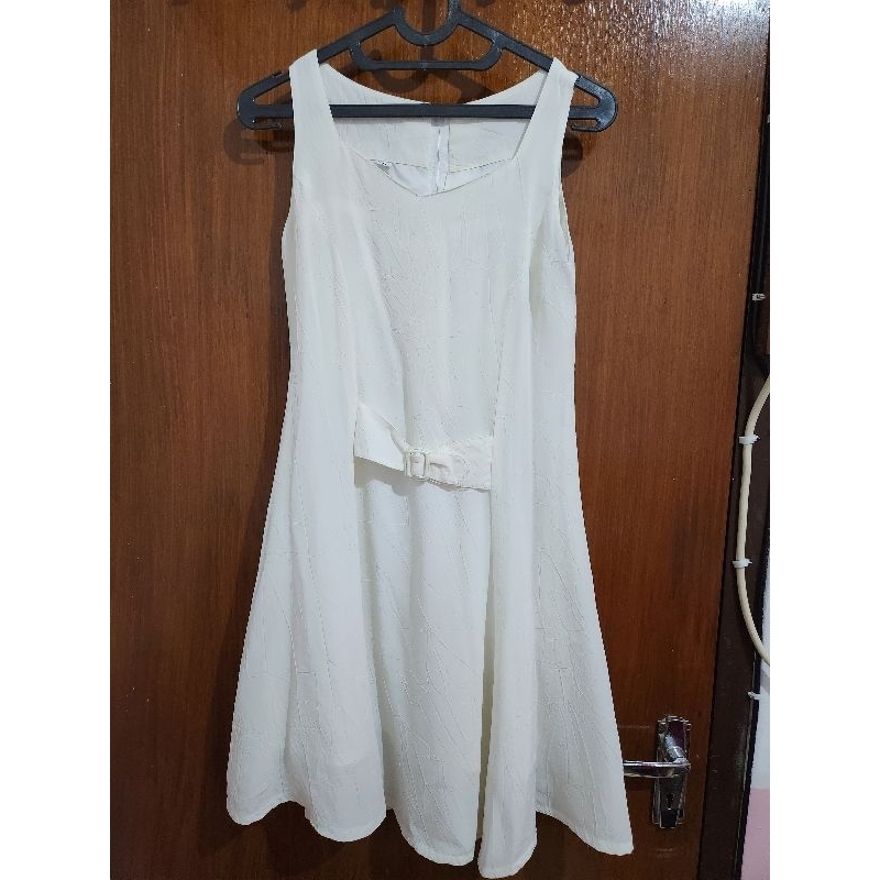 Preloved dress putih