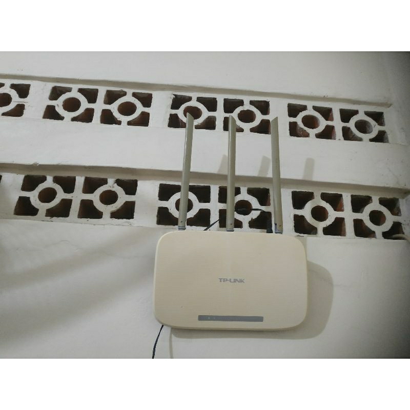 Router TP link buat nembak menembak wifi..