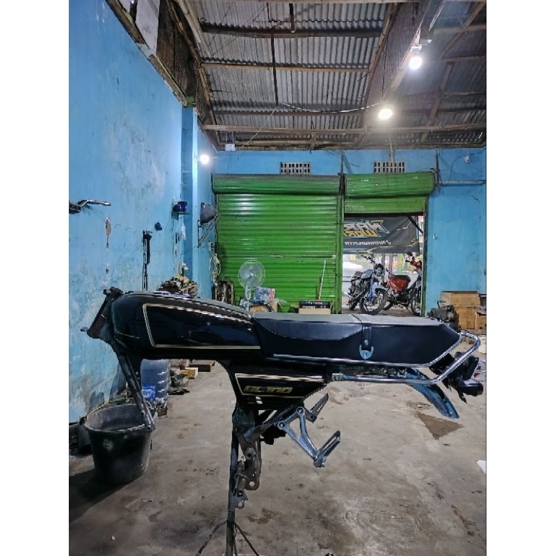 Paket Body Set Bodi Set GL 100 gl 100 komplit  BODY GL 100 set RANGKA GL100 REPRO BARU  frame gl100 