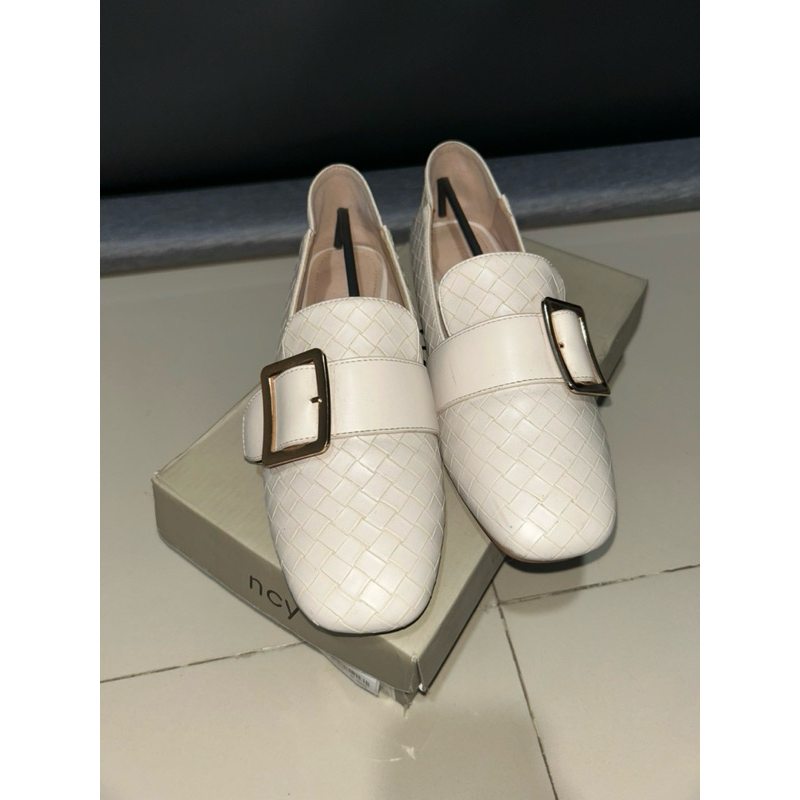 flat shoes merek ncy