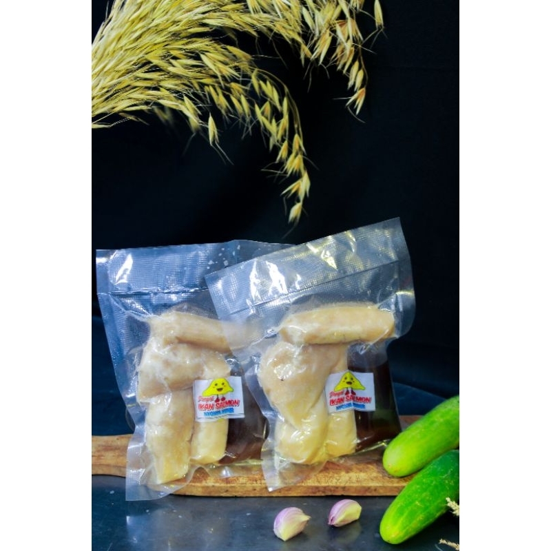 

PEMPEK PREMIUM IKAN SALMON