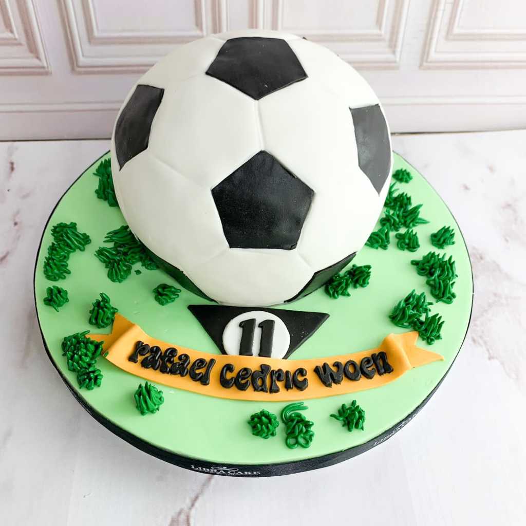 

Kue ulang tahun/Kue birthday/Cake custom birthday/Cake ultah/Kue tema Bola