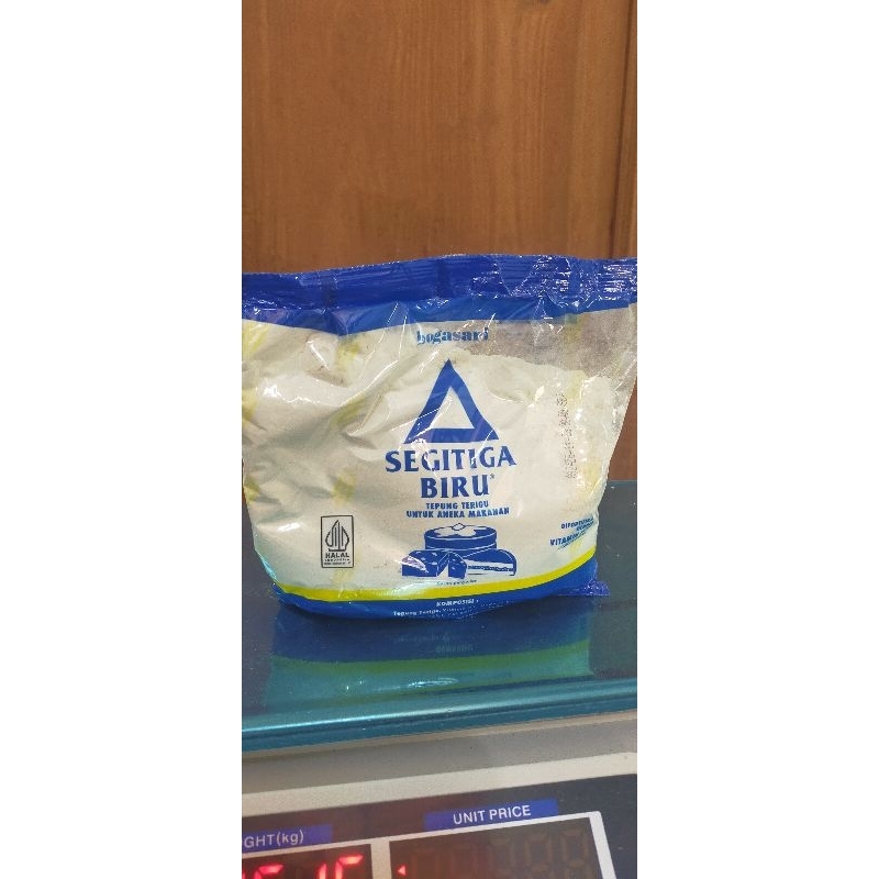 

Tepung Terigu Segitiga Biru 500gram