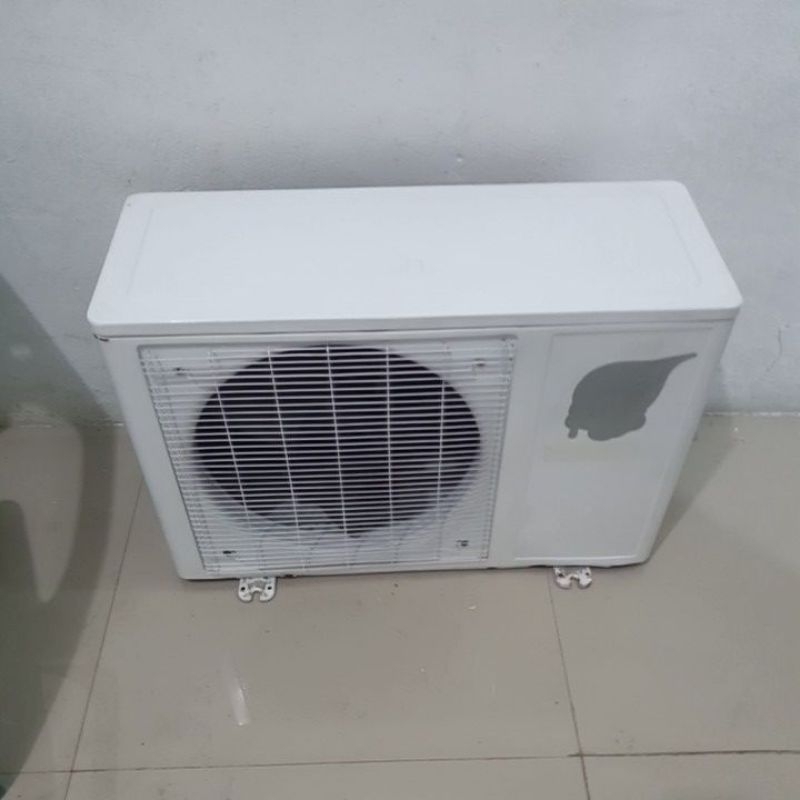 Second Ac Outdoor changhong 1pk ( Mulus )