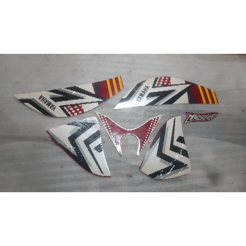 striping stiker bok cover body full set assy kanan kiri original lospack mio  j teen hitam putih str