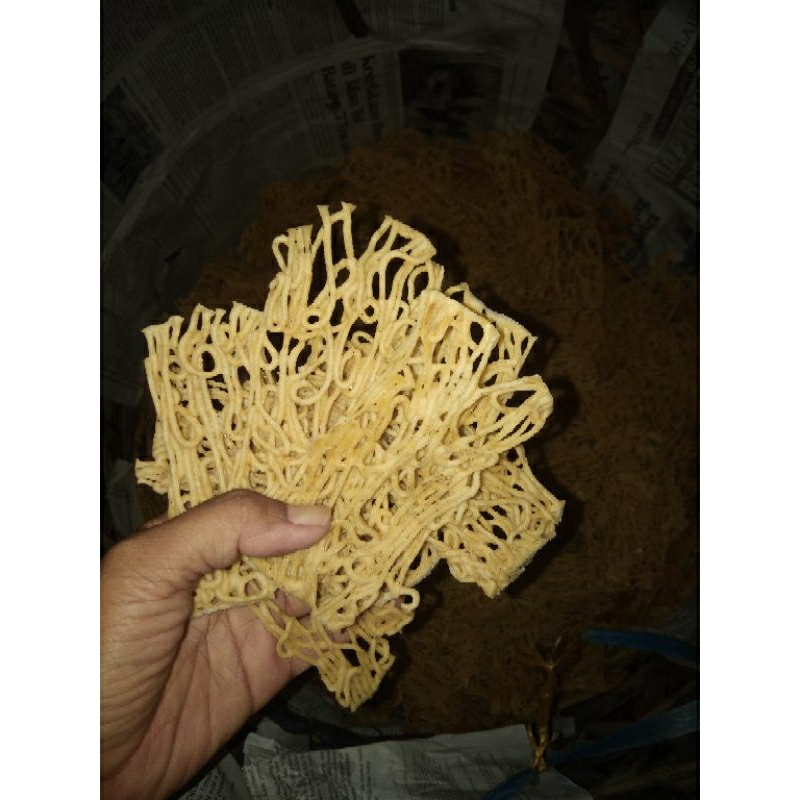 

Kerupuk Mie yeye mentah