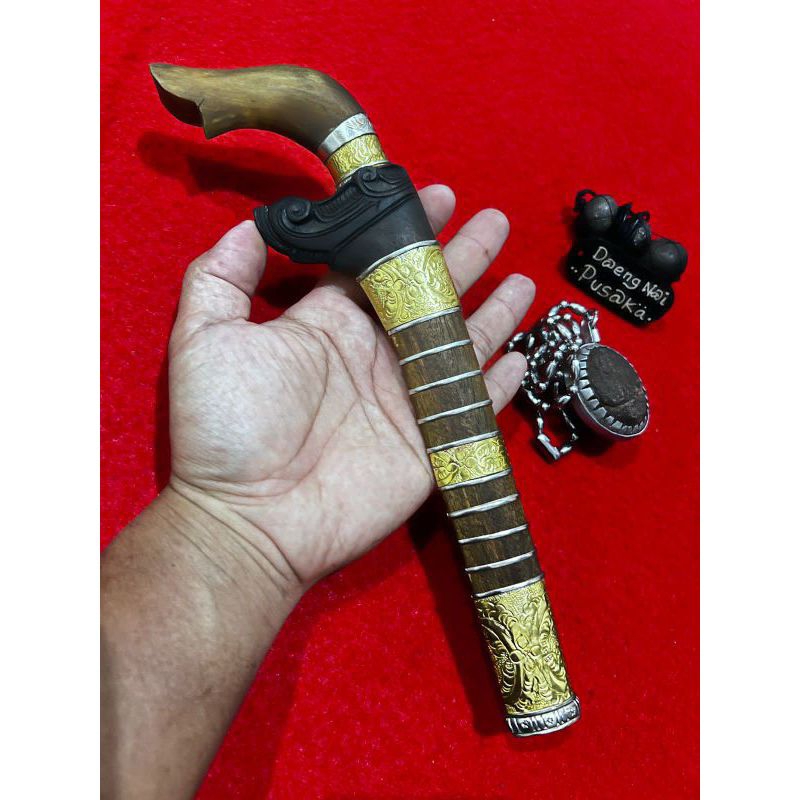 Kawali Bugis kuno/antikan