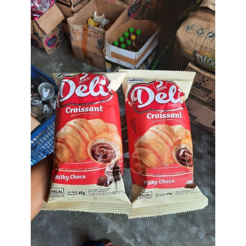 

PAKET DELI CROISSANT 12 RIBU DAPAT 4