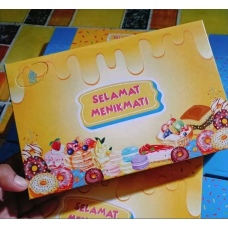 

(1pcs) Satuan Box Martabak/Box Donat Mini 21x13.5x4 350gsm Motif Premium