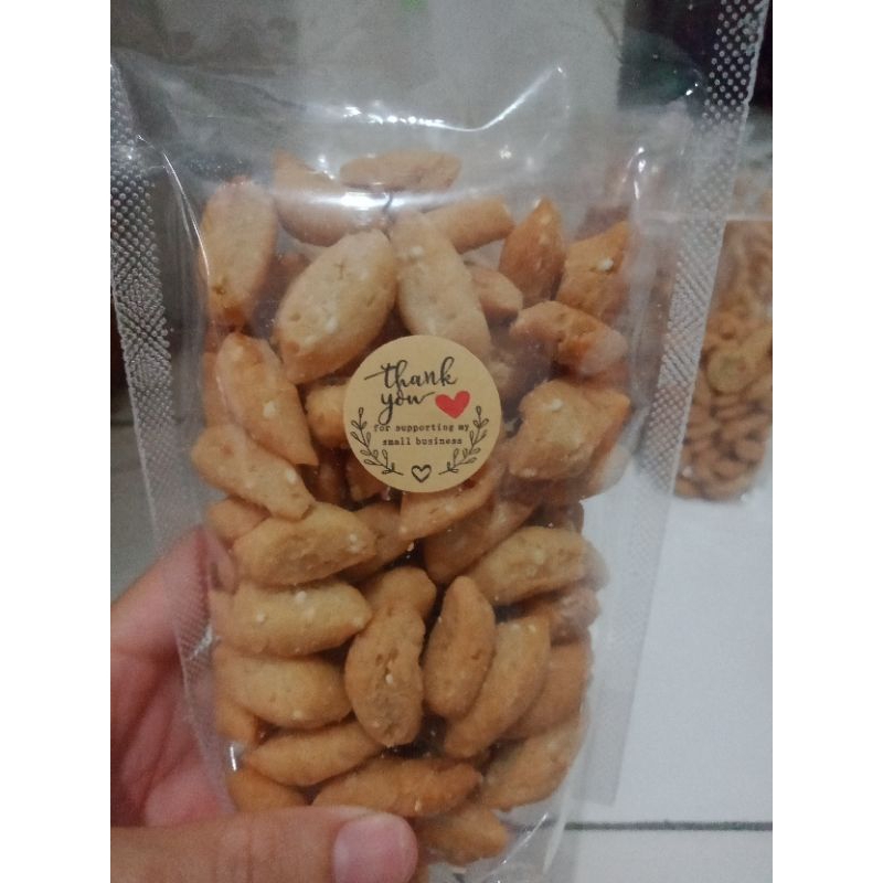 

kue biji Ketapang