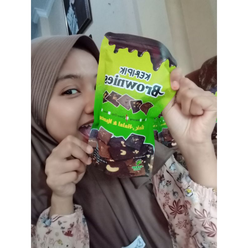 

Keripik Brownies jajanan kekinian