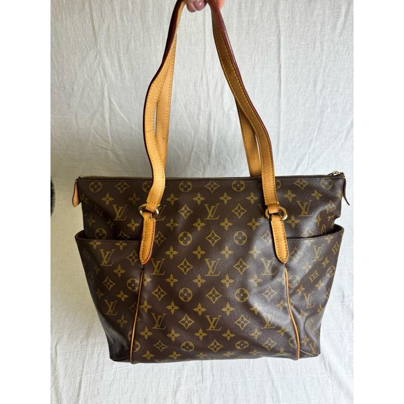 TAS LV* MONOGRAM TOTALLY MM PRELOVED BAG BRANDED